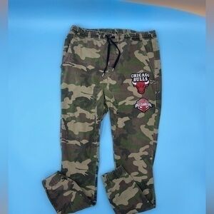 VTG Chicago Bulls Embroidered NBA Camo Joggers